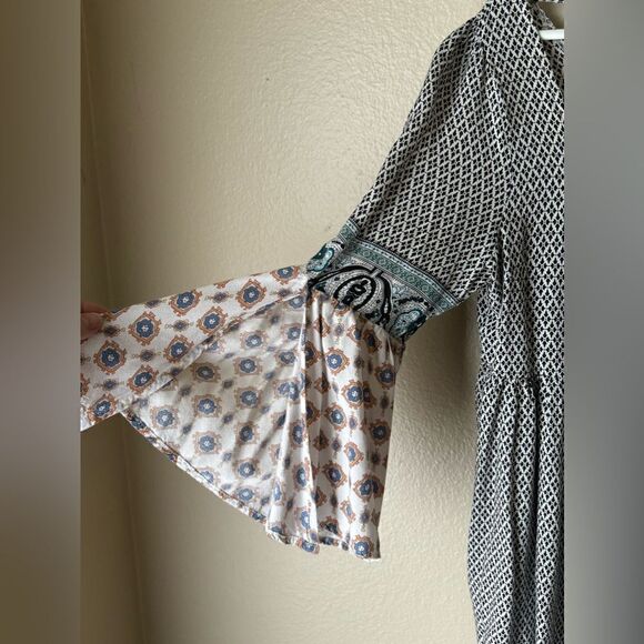 Umgee Printed Boho Flowy Tie Back Dress Size Medium - Picture 4 of 11